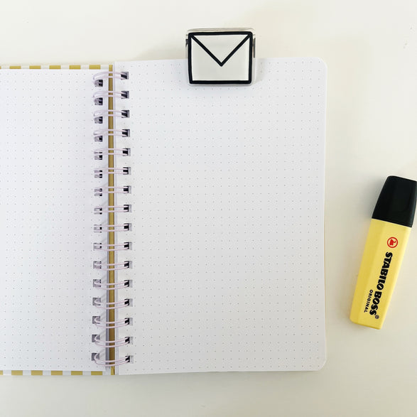 Multi-Paper Notebook: Yellow Stripes